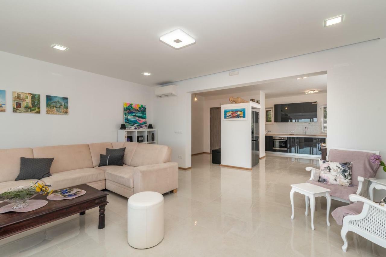 Villa Confido Luxury Apartment 01 Seget Donji ภายนอก รูปภาพ